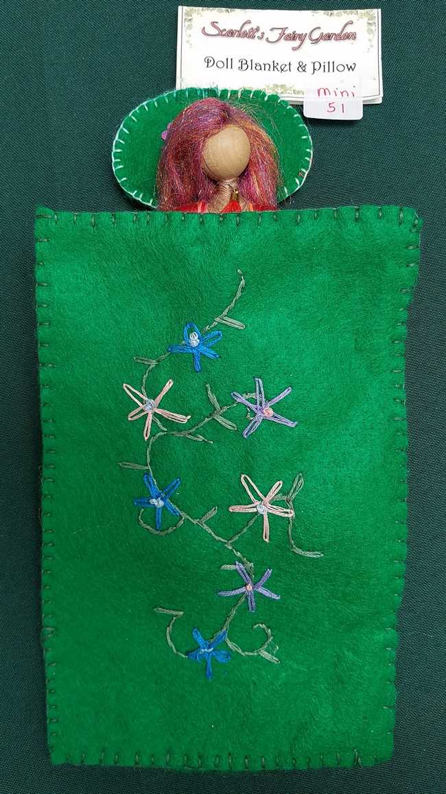Miniature Doll Blanket & Pillow - Kelly Green Felt - Fairy - Pretty Embroidery - Fits 6'' Dolls - Hand Made